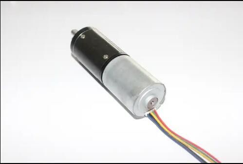 Dia 28mm 2847 fırçasız DC Dönüştürme Motoru Yüksek Dönüştürme 19 Watt Dönüştürme fırçasız DC Motoru
